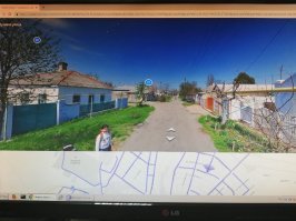 Это лучшая дорога в городе, т.к проходит вдоль всего побережья. Остальные дороги в приоритете выглядят так....