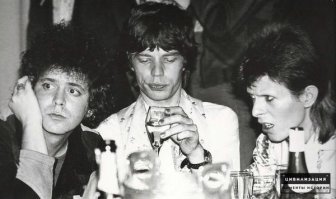 Лу Рид, Мик Джаггер и Дэвид Боуи вместе в Café Royale. Великобритания. 1973г.