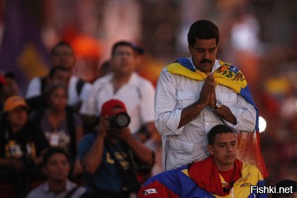 Мадуро решил помолиться ради включения электричества