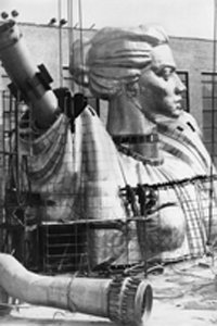 Как выглядели 20 всемирно известных сооружений во время строительства