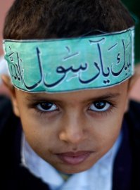 Эту петь уже поздно. В Германии, да и вообще в Европе, завтрашний день принадлежит  этим.