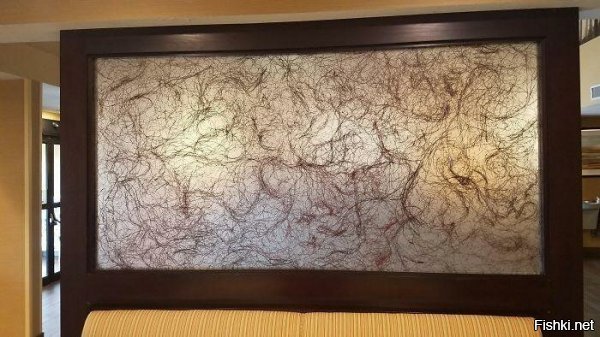 Подозреваю, что на завтраке там шведский стол, а "украшение" повешено для того, чтобы турики меньше ели.