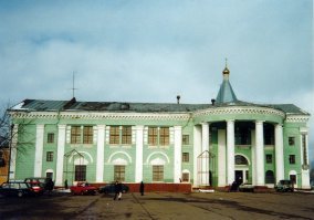 Напомнило ДК в Клину. Сейчас, кажется, передали РПЦ (давно там не был)