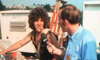 Жив курилка
"Вудсток", подзаголовок "3 дня мира и музыки" док.фильм (Оскар 1971 между прочим)

2009г "Штурмуя Вудсток" худ.фильм - так себе, один раз ознакомиться.