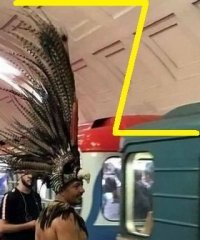 А как он в вагон зайдёт?