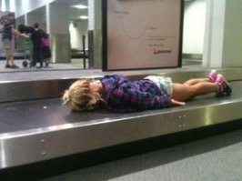 А чего здесь странного? Нормальный ребёнок, батарейки кончились и лежит