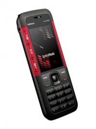 Свой любимый Нокиа 5130 я случайно постирал в стиральной машине. В сервисе сказали: Пациент скорее мёртв, чем жив! и порекомендовали выкинуть. Выкинуть рука не поднялась, просто забросил его в дальний ящик и забыл на пару лет. За это время у меня родилась дочь. Через какое-то время её любимой игрушкой стал мой телефон. Нет, она не играла на нём в игры, ей был годик, мала ещё, но вот нажимать кнопочки и смотреть как меняется экран она любила.) Нажимать же кнопочки на игрушечном телефоне категорически отказывалась.После нескольких звонков случайным людям из списка, я решил больше не давать ей телефон. И тут я вспомнил про своего утопленника. Достал, зарядил и а.х.у.е.л! Телефон был полностью рабочий! На тот момент у меня уже был двухсимочный телефон и этот мне уже не канал. Я записал на флешку детских песенок и отдал дочери играть и слушать музыку. Дочери уже скоро 5 лет, а этот Нокиа всё ещё работает, аккум только меньше суток держит заряд, а в общем всё норм!