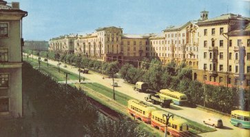 1965г. Новосибирск. Ул. Станиславского. В кадре две Škoda 1201 в грузовом варианте.
