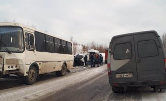 Дорога убитая и не чищенная. В горку газанул, левым колесом наехал на лёд, машину и выбросило на встречку. На  фото качество дороги видно прекрасно. Картинка кликабельлна, кстати.
