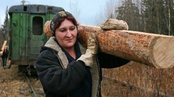 "Здесь полное равноправие, женщины добились того, что могут занимать "мужские" должности" 
Пусть только мужики попробуют отобрать у нее работу.