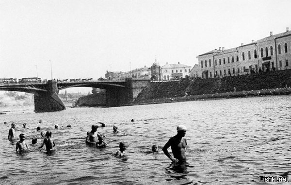 Москва река 1926

Кропоткинская набережная 1926