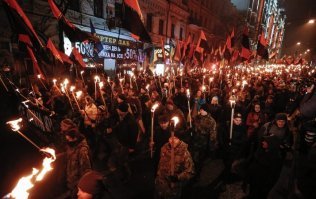 Именем Бандеры в киеве центральный проспект назван?
назван или нет??? (Бандера то же сжигал деревни своих же украинцев)

Свастики и Эмблемы СС батальоны "добровольческие" не носят?

да они себе на лоб свастики набивают!!!!!

Приветствие "Нероям Сала" это не нацисткое приветствие?

каких фактов ты еще хочешь???