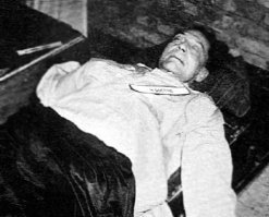 Не, такая фотография Геринга мне больше нравится!
