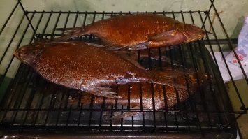 Чтобы мясо было сочным не надо рыбу потрошить.