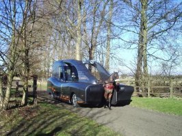 Вот настоящий конемобиль, а на ролике рукожопство пьяного селянина :)