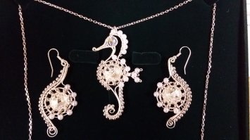 Валентинка
Брошь и серьги