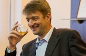 Я так понимаю, этот бывший футболист самый виноватый, а Штенгелов что?