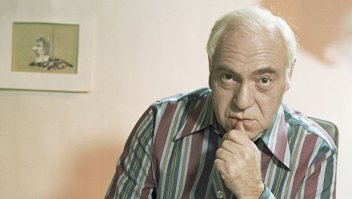 "Фильм, фильм, фильм" - это пародия Фёдора Савельевича на самого себя и своих коллег по цеху :)