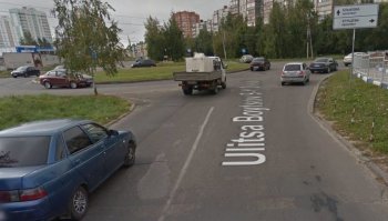 У тебя которое полушарие за логику отвечает? Выезд на кольцевую двумя полосами - с какого перепугу на кольце вдруг одна полоса?