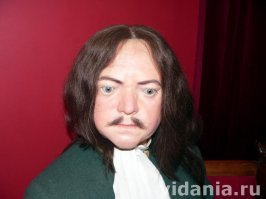 Когда в школе учился, ходила байка о том, что член у Петра был размером в 12 или 13 спичек