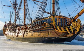 У нас в Воронеже на набережной стоит   историческая копия русского линейного корабля «Гото Предестинация»