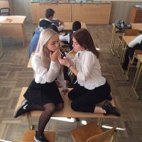 Истерички взяли спички,
Сигареты, косметички
В клуб все "синие" пошли
В клубе синие зажгли!



:)