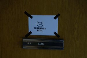 Просьба не кидать почту, она сыпится прямо в квартиру и велики во дворе где мы жили.