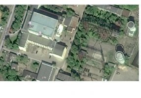 По 1му пункту. Санкт- Петербург ул. Константинова и пр. Науки, НИИ высоких токов. Ул. Гжатская и ул. Гидротехников, кафедра электроэнергетики, техники высоких напряжений. Везде генераторы Макса стоят(на Гидротехников уже наверно сломали). Ещё в Полянском сельском поселении Ленинградской области, Научно-испытательный полигон ударных и электромагнитных воздействий. И это только те места где я шарился.