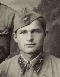 Крайний справа.