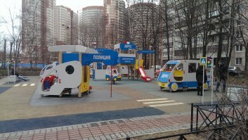 Вот задачка.Кто живёт в соседнем доме ?