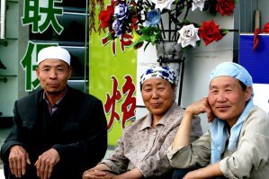 Казахи и японцы это один народ.)