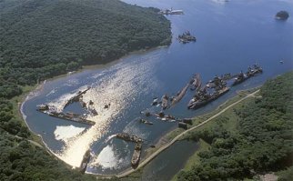 Кладбище кораблей в бухте Труда/Новик на о.Русском, Приморский край