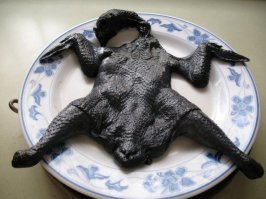 А вот ещё: чёрная китайская курица, гуидак, дуриан.