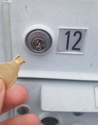 Сара Коннор во 2 части Терминатора как-то сделала вот такое легким движением руки... Кто-нибудь пробовал это повторить? :)