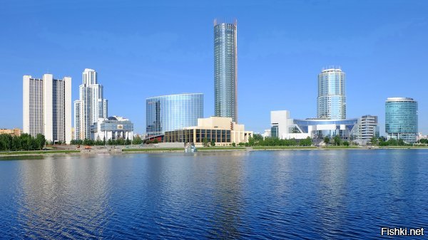 Вы в метро Нового Йорка были? Похоже нет ибо сравнение с Московским будет не в пользу последнего, мягко говоря.

На счёт тезиса "Москва - не Россия" вы уже смешны с этим тезисом, уже жаль вас либероту тупоголовую. В России есть и другие крупные города и метро в них тоже в разы приличнее американских подземок.

Метро Чикаго:




Метро Екатеринбурга:





Уймитесь уже, завязывайте. Анаконда сдохла, а если отьехать на 1000км от Москвы вы увидите отличные дороги и прекрасные города.

Трасса "Каспий" 1500км от Москвы.


Трасса "Дон" 1000км от Москвы.


Курск-Воронеж


И т.д. и т.п. Дороги строят хорошие и отличные, развязки ляпают прекрасные.

"Москва не Россия"


"Питер не Россия"


"Новосибирск не Россия"


"Екатеринбург не Россия"


"Краснодар не Россия"


"Челябинск не Россия"


... и т.д и т.п. и где же бл..ть по вашему Россия? В америке?

Задолбали своим тупым нытьём! Лечитесь!