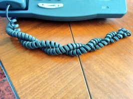 Я сисадмин и я никогда не ставлю телефон справа, от сидящего за компом. Иначе получаем это...  В наихудших вариациях...