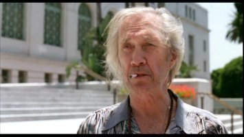 Понятно, срет он тоже в три жопы...