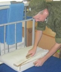Мы ж не дикари, что бы табуретом и тапочком колотить, 21 век всё таки! Есть специальный инструмент для этого