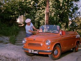 Что это за машина, "горбатый" кабриолет?