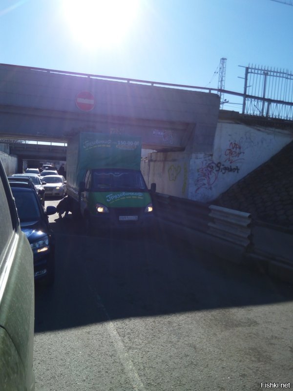Сегодня в Царицино , масштабы не те,но тоже мост глупости:)
