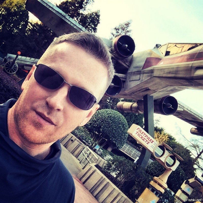 люблю такие тачки фоткать в разных странах. сам рядом для масштаба