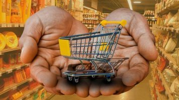 Тот которого нельзя ругать матом видимо не в курсе цен в магазинах. Пусть лучше продуктовым пайком выдают может тогда расходы приблизят к реальному положению вещей.