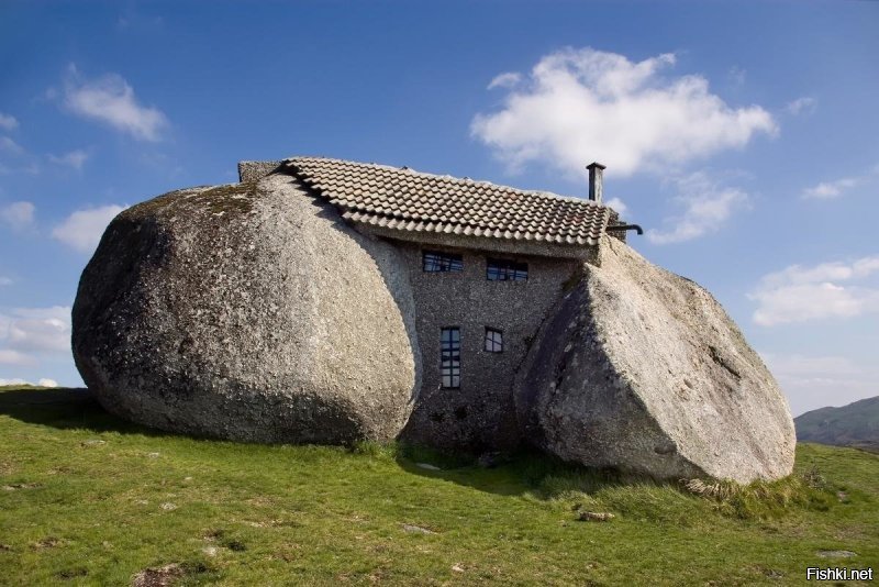 дом камень Португалия.