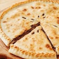 для такого поста надо фотографий 500 делать...
Вто, к примеру - 
венгерский гуляш, осетинский фыджын, белорусские драники, армянский лагмаджо...