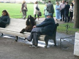Дядька тоже хомячка в прошлом году на птичьем рынке купил.