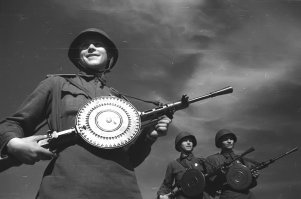 Кстати, вот он знаменитый пулемёт Дегтярёва: