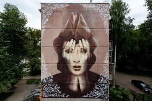 по пути на Компресорный на заборе надпись (забываю сфоткать)"цель рождения" и вот еще парочка запомнившихся