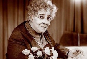 Люди, как свечи, делятся на два типа: одни   для света и тепла, а другие   в жопу