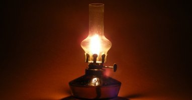 Ведро керосина в сутки.:)