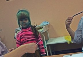 Маленькая девочка феерично раскрасила братика и стала звездой соцсетей!